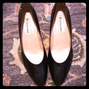 Etienne Aigner black pumps